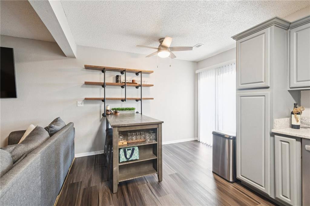 10633 East 46TH Terrace, Kansas City, MO 64133