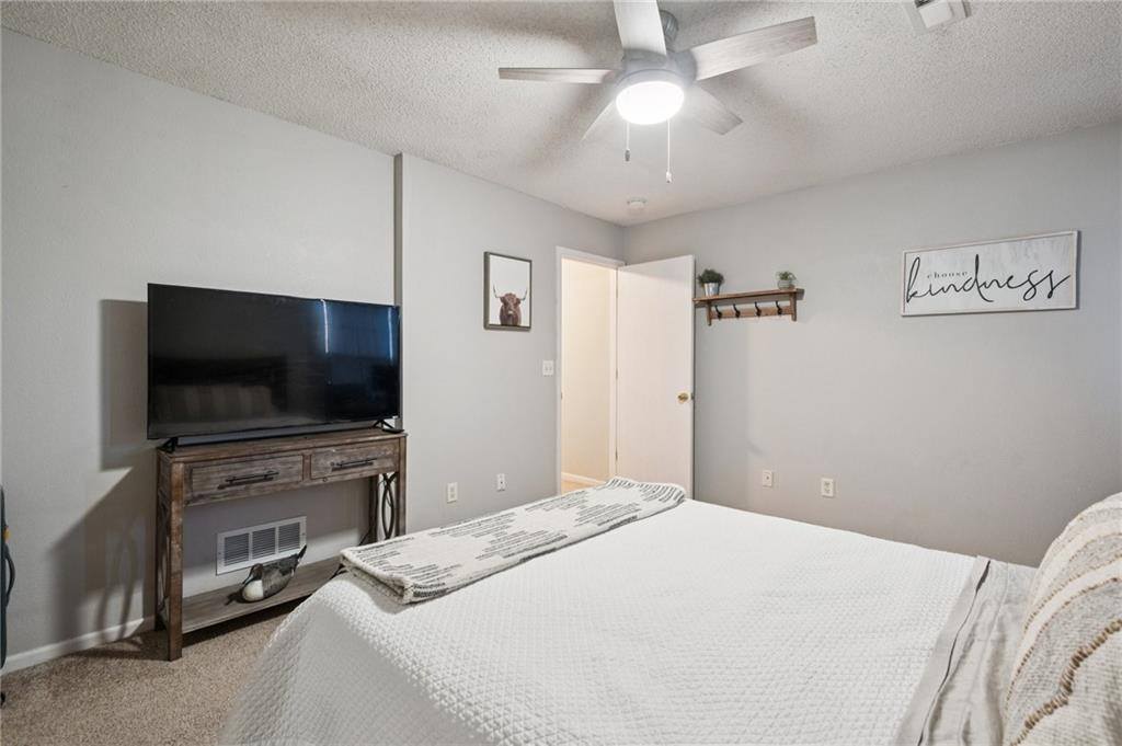 10633 East 46TH Terrace, Kansas City, MO 64133