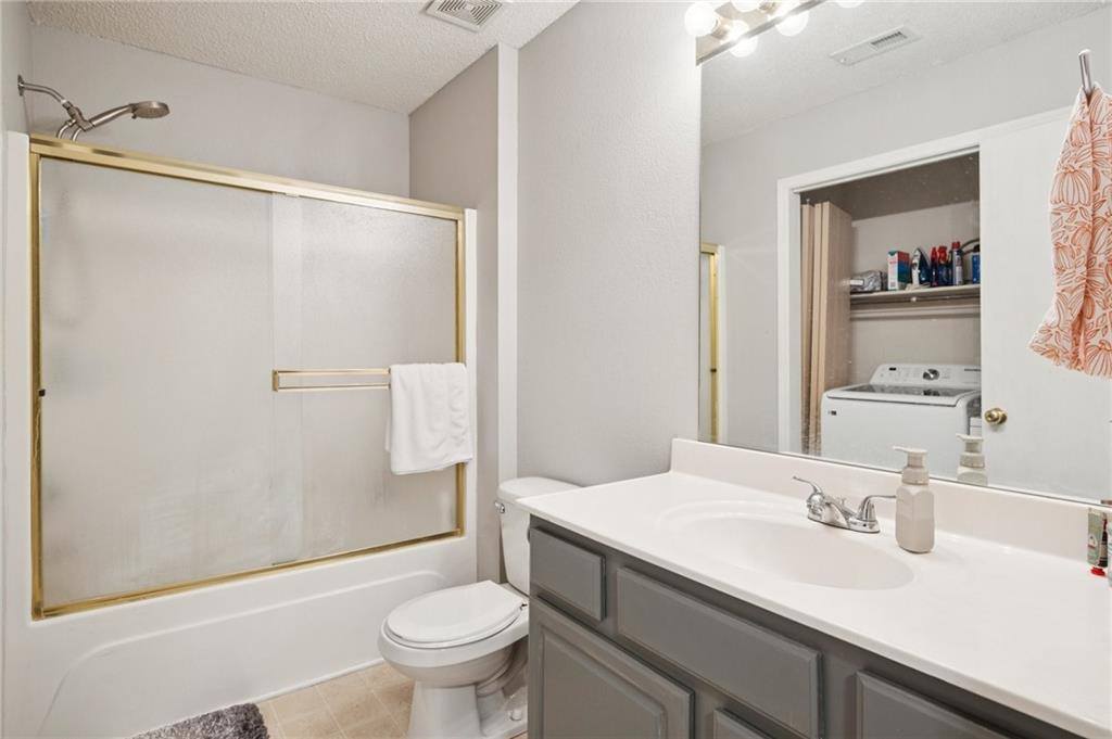 10633 East 46TH Terrace, Kansas City, MO 64133