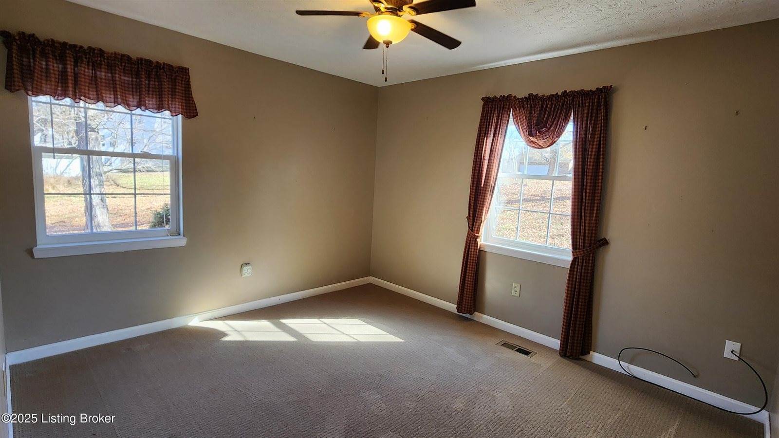 178 Dawson Ln, Radcliff, KY 40160