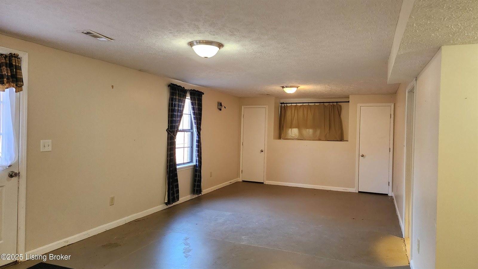 178 Dawson Ln, Radcliff, KY 40160