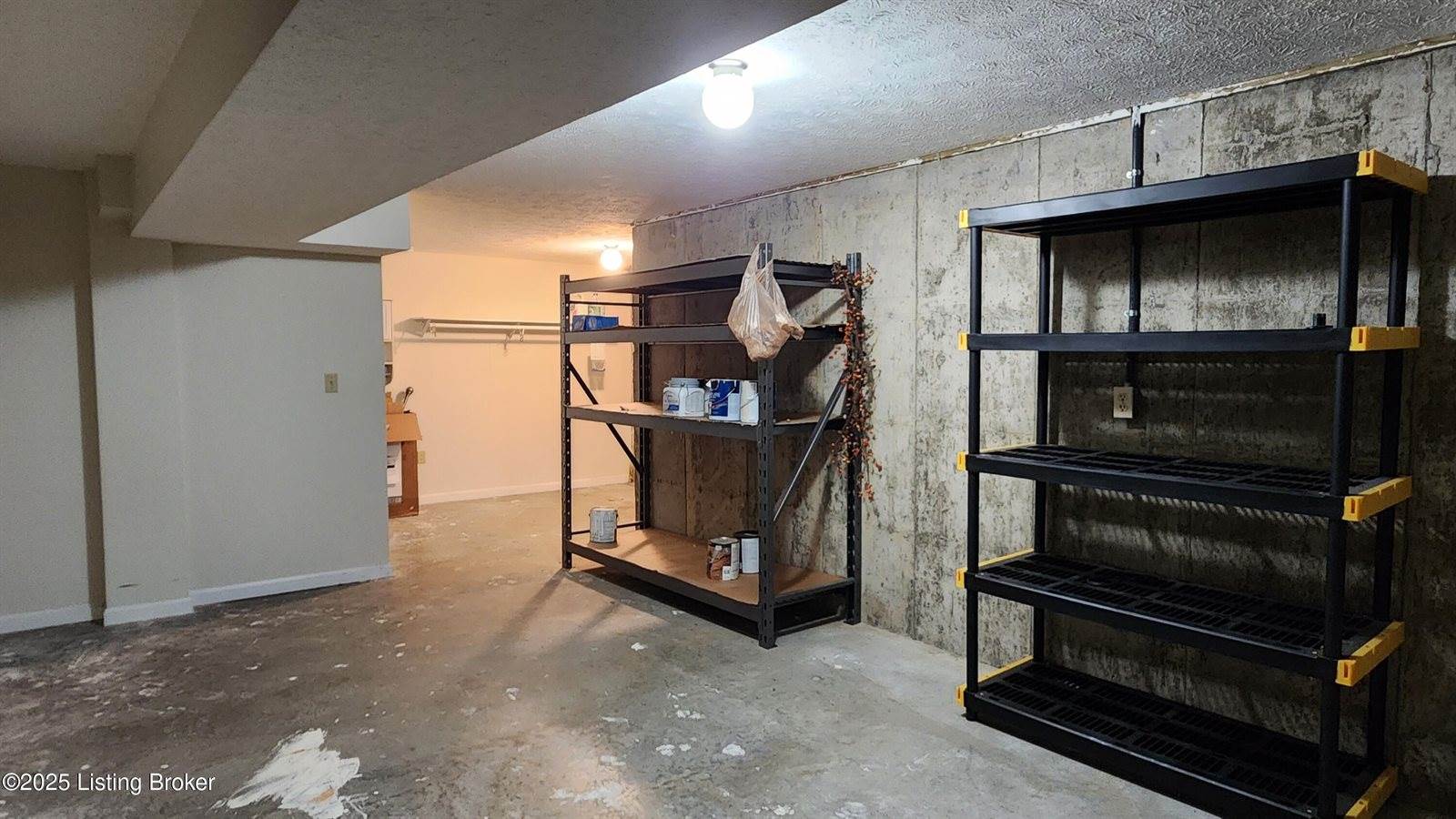 178 Dawson Ln, Radcliff, KY 40160