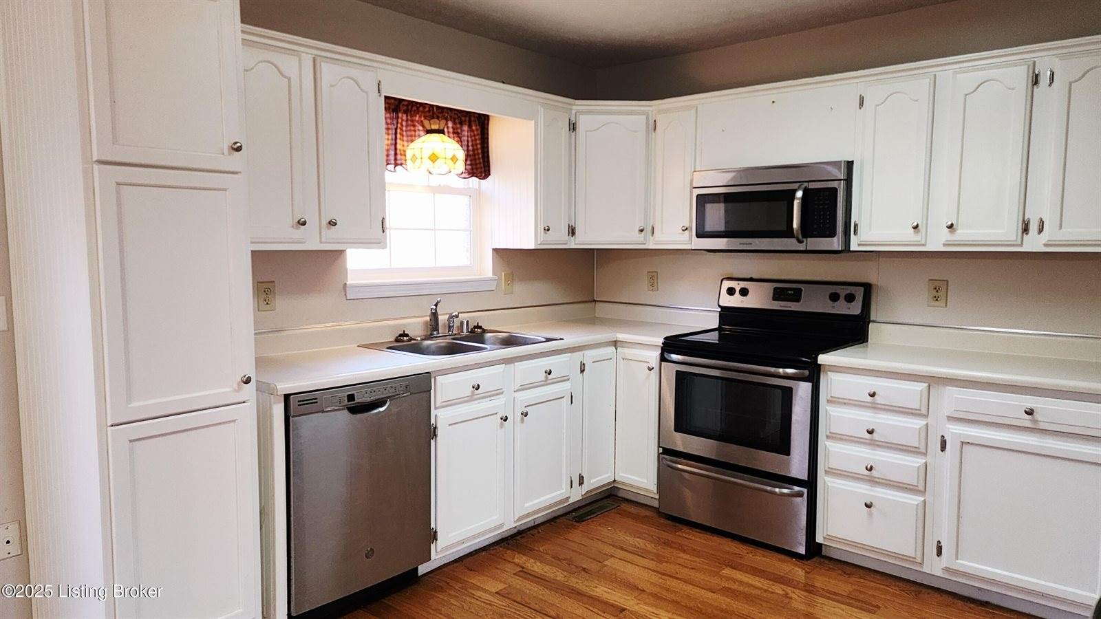 178 Dawson Ln, Radcliff, KY 40160