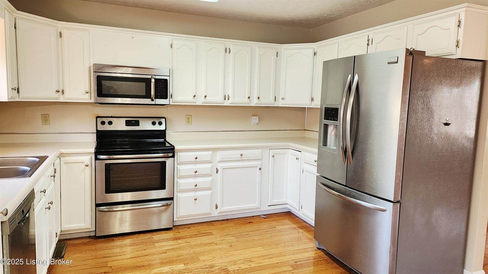 178 Dawson Ln, Radcliff, KY 40160