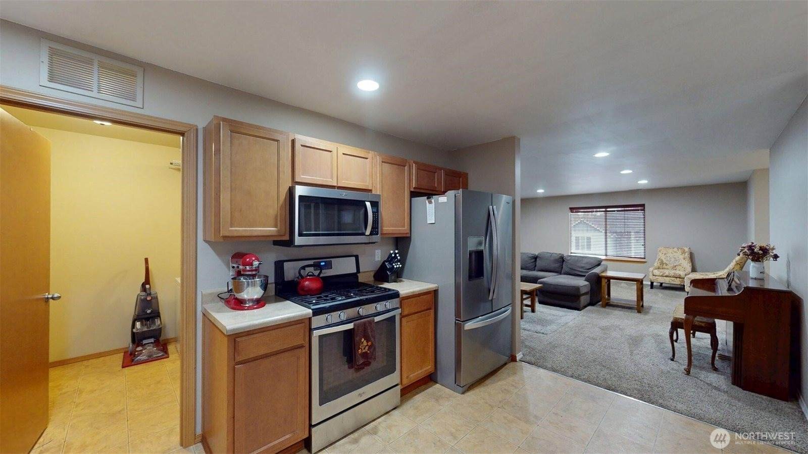 4725 Mount Baker Loop, Mount Vernon, WA 98273