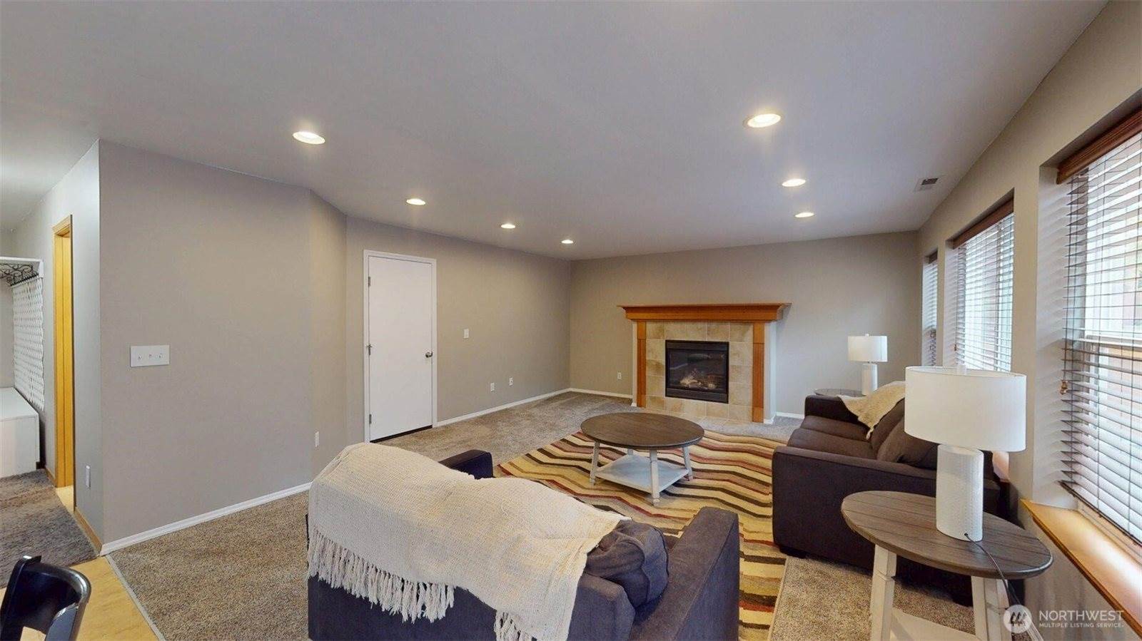 4725 Mount Baker Loop, Mount Vernon, WA 98273