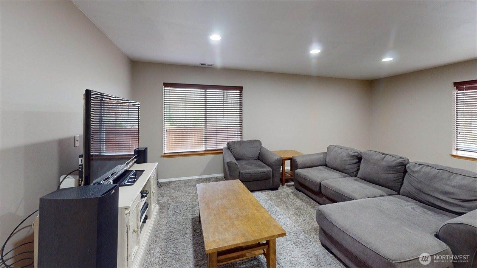 4725 Mount Baker Loop, Mount Vernon, WA 98273