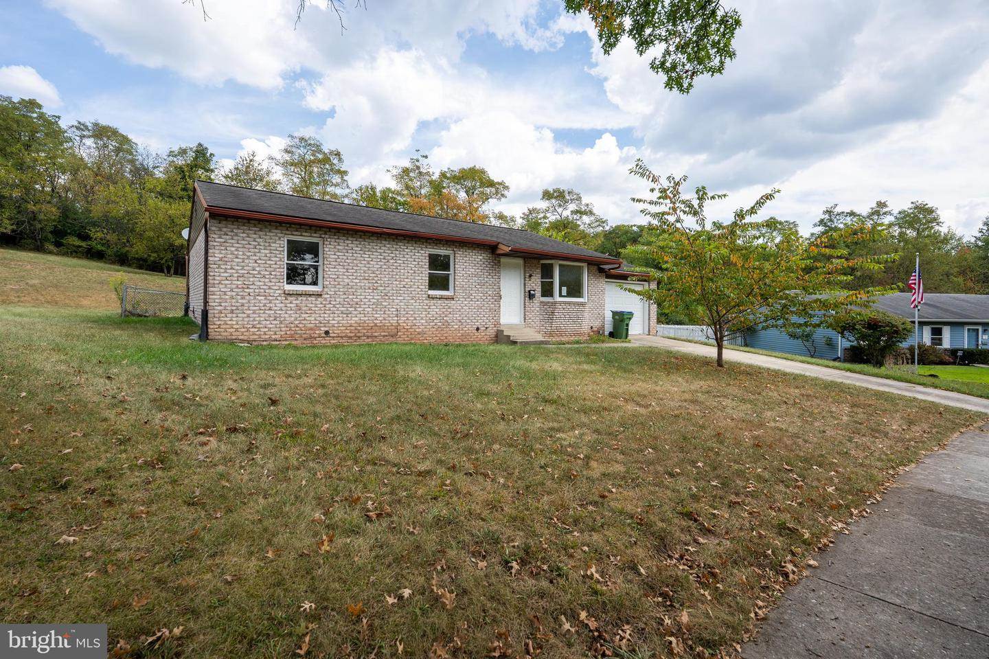 3748 Tudor Dr, Harrisburg, PA 17109