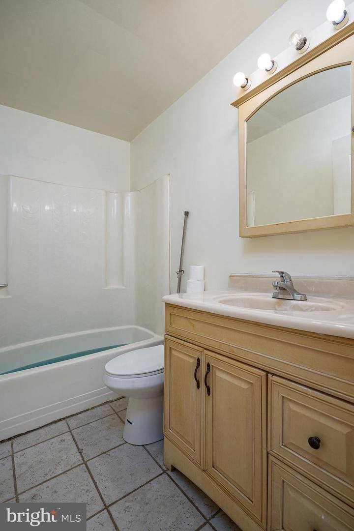 3748 Tudor Dr, Harrisburg, PA 17109