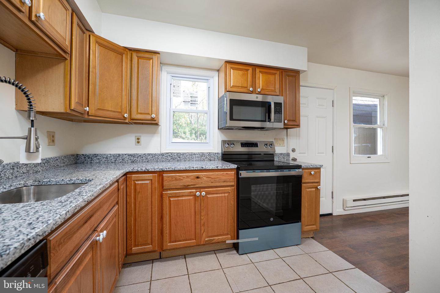 3748 Tudor Dr, Harrisburg, PA 17109