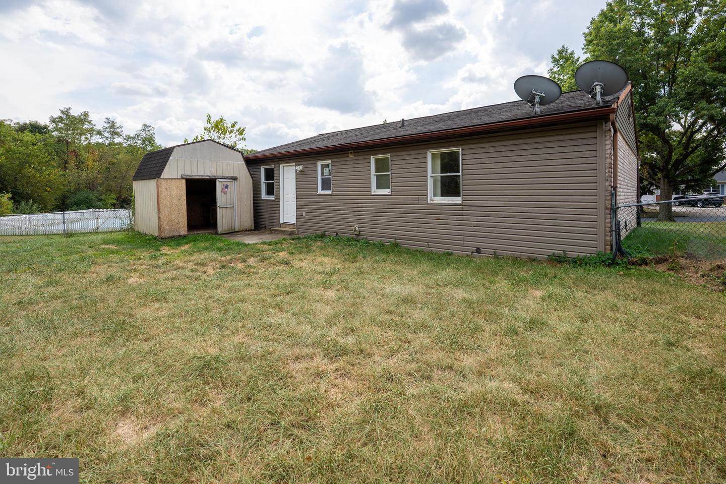 3748 Tudor Dr, Harrisburg, PA 17109