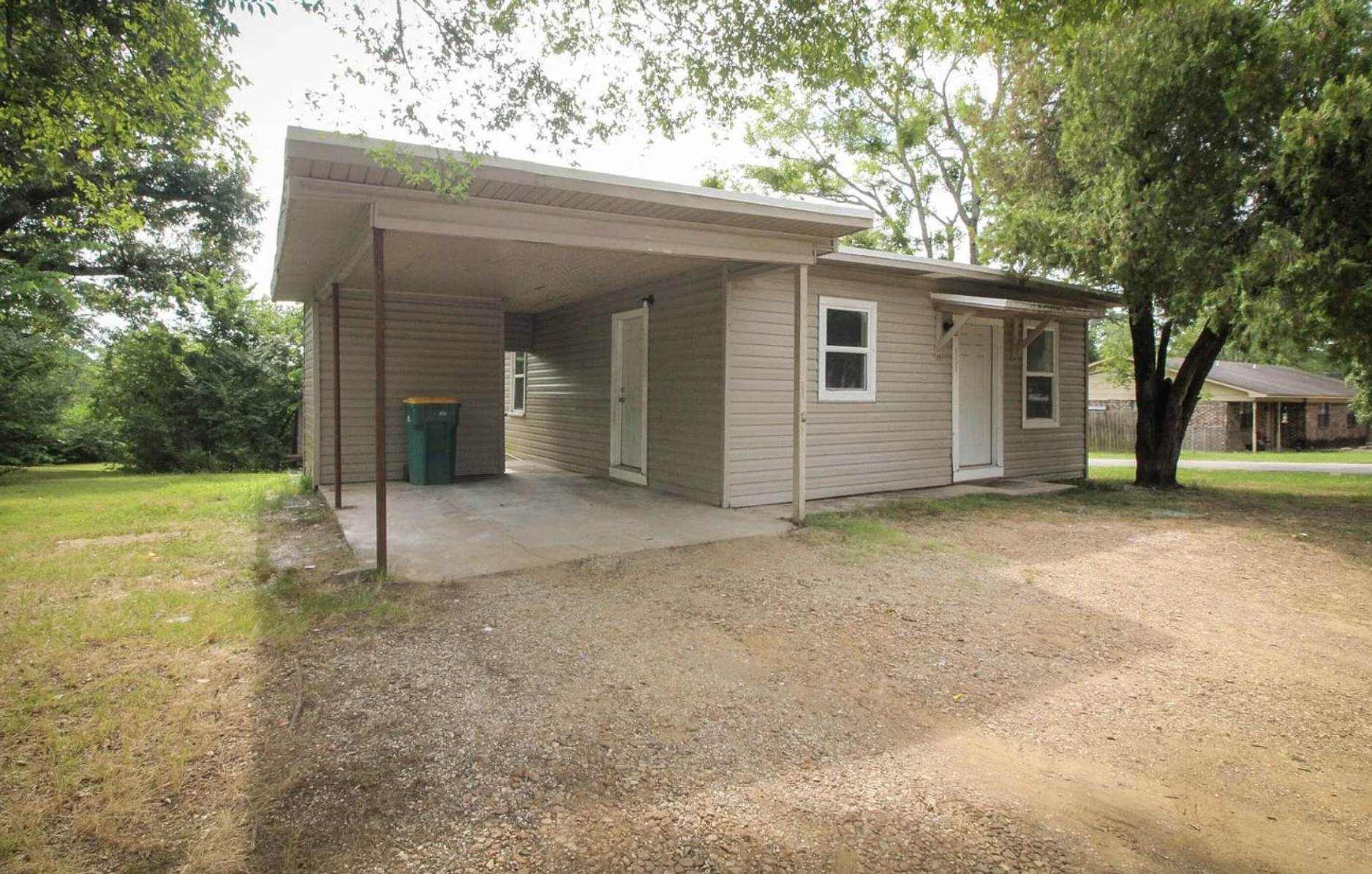 1321 S Houston, Russellville, AR 72801