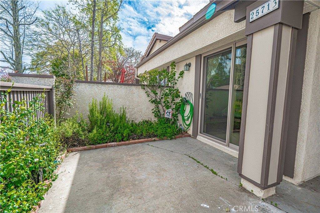 25713 Vista Fairways Drive, Valencia, CA 91355