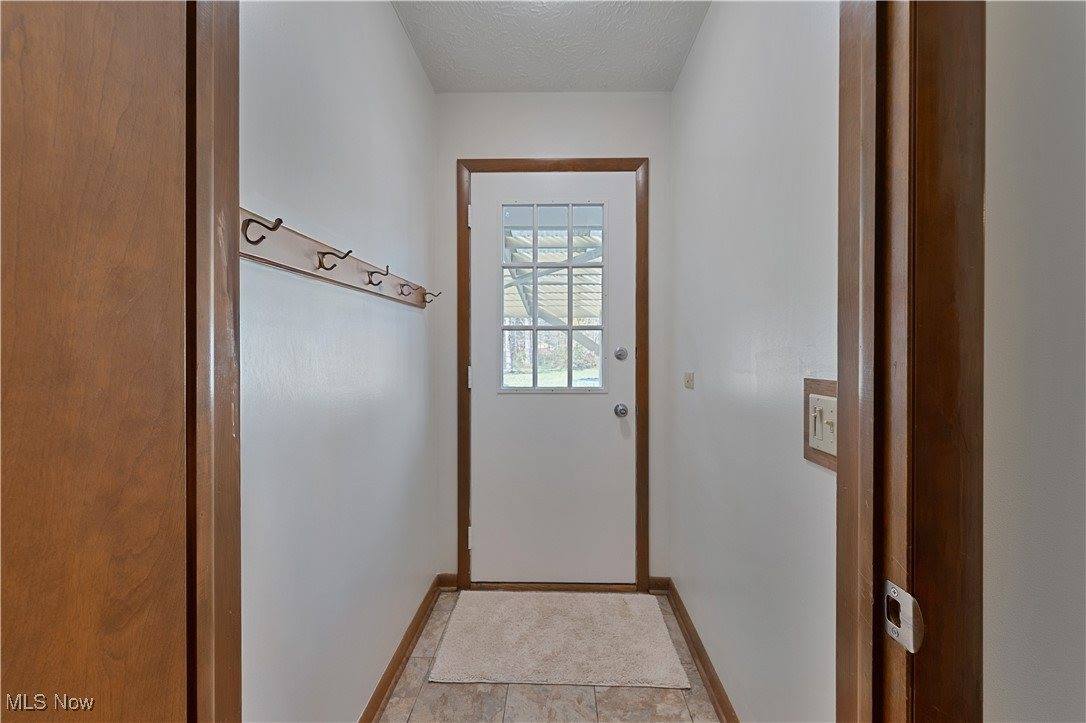 9679 Cain Drive NE, Warren, OH 44484