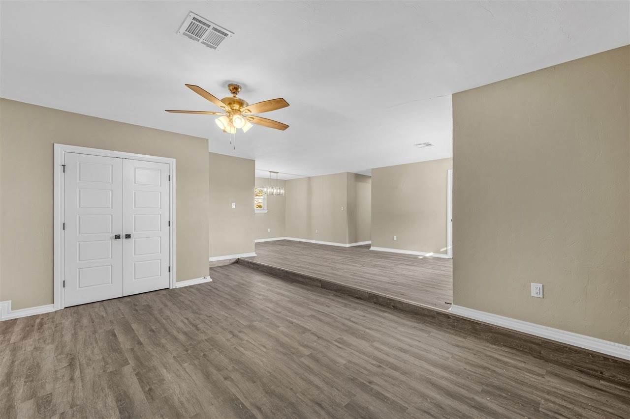 5603 NW Briarwood Dr, Lawton, OK 73505