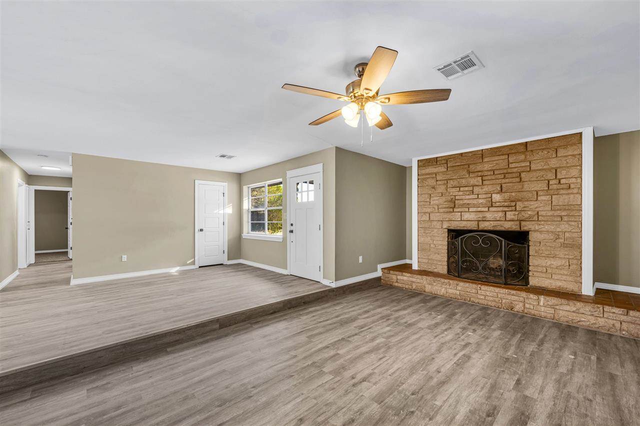 5603 NW Briarwood Dr, Lawton, OK 73505