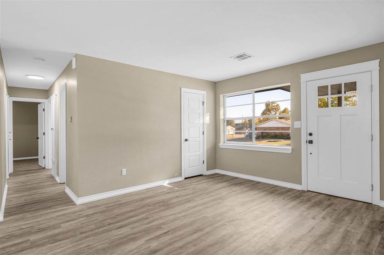 5603 NW Briarwood Dr, Lawton, OK 73505