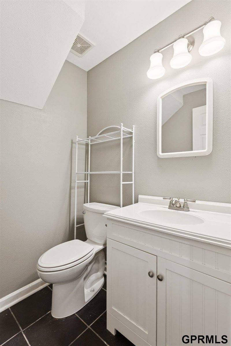 15454 Mormon Circle, Bennington, NE 68007