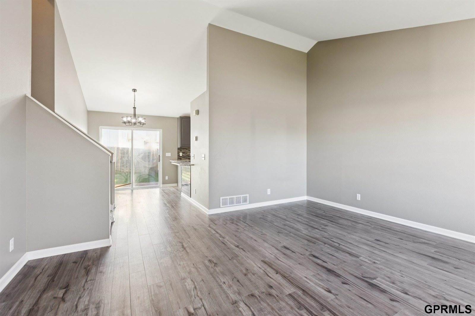 15454 Mormon Circle, Bennington, NE 68007