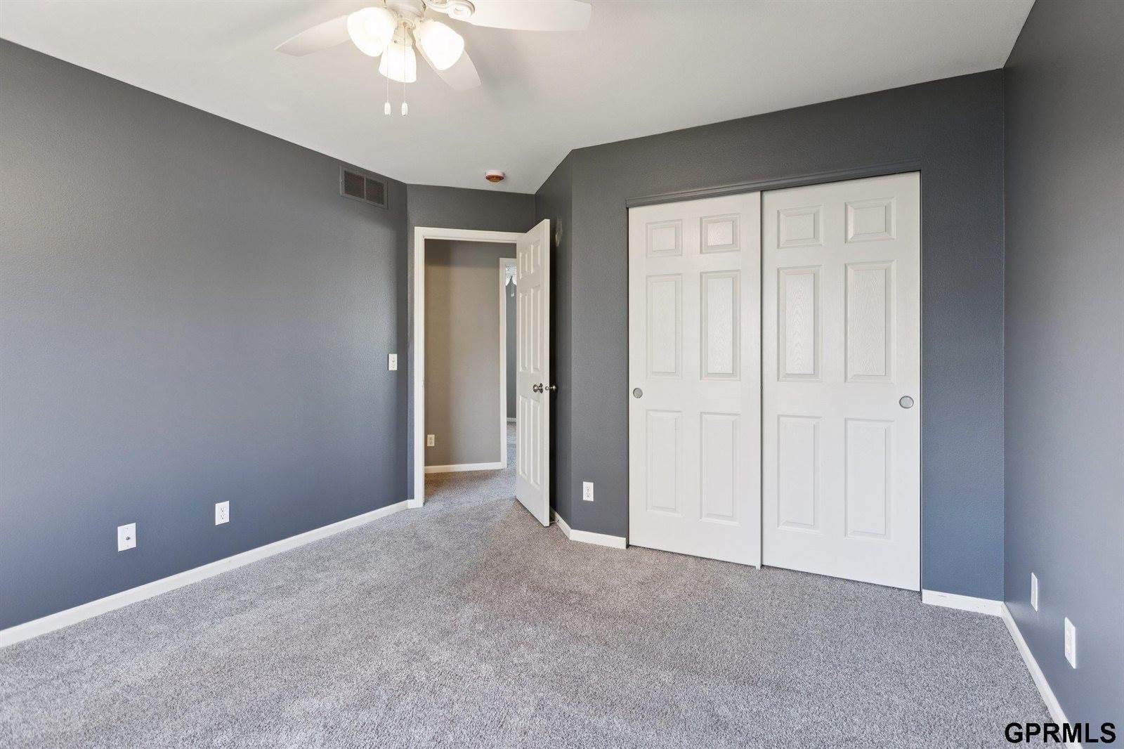 15454 Mormon Circle, Bennington, NE 68007