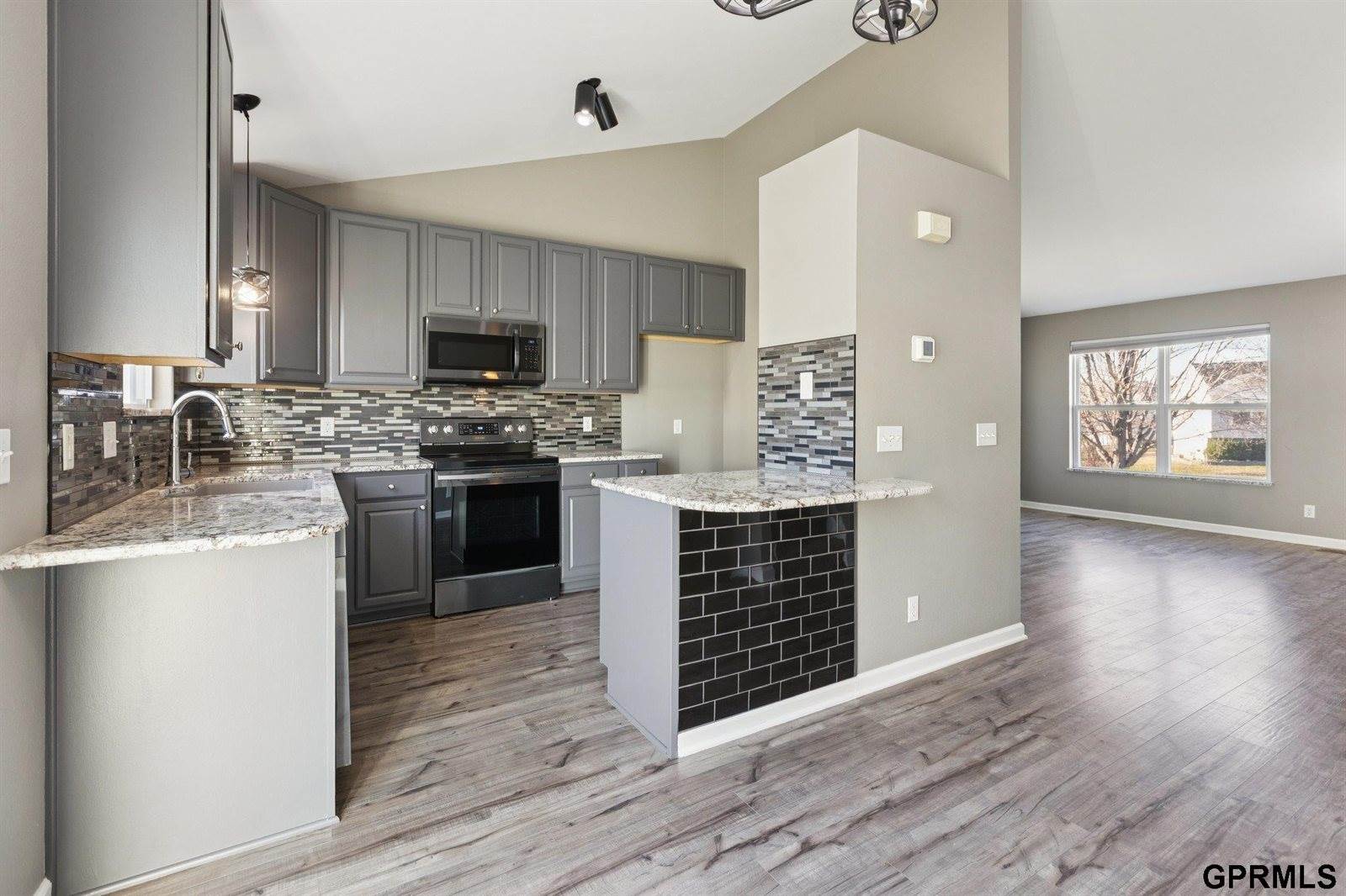 15454 Mormon Circle, Bennington, NE 68007