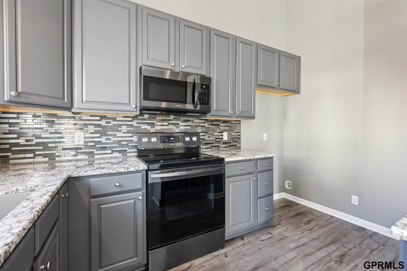 15454 Mormon Circle, Bennington, NE 68007