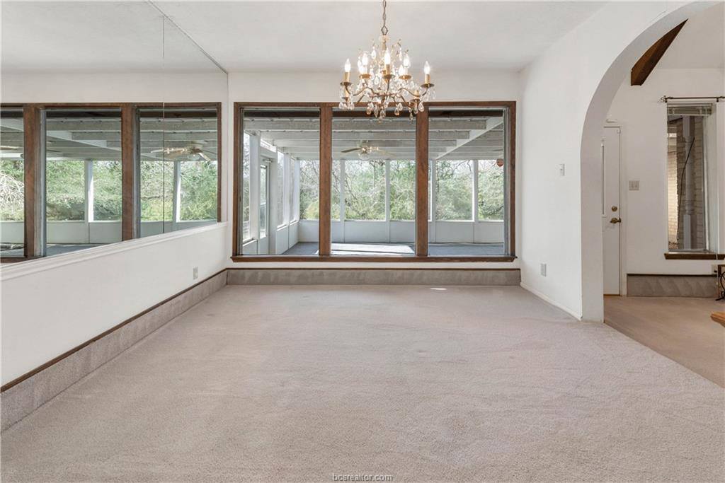 12994 Hunters Creek Road, College Station, TX 77845