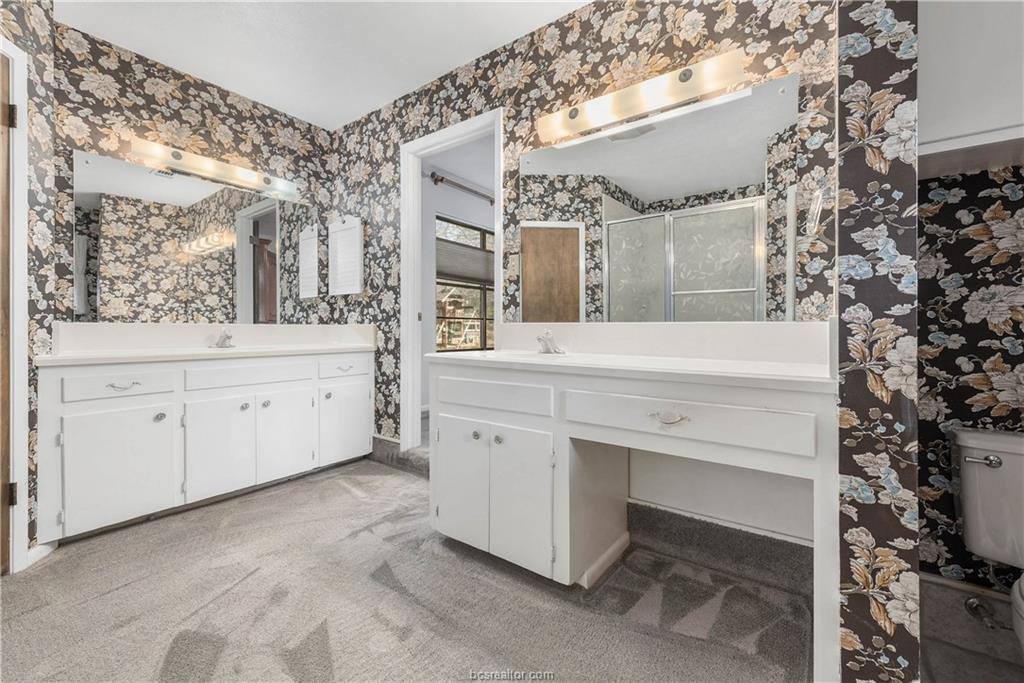 12994 Hunters Creek Road, College Station, TX 77845