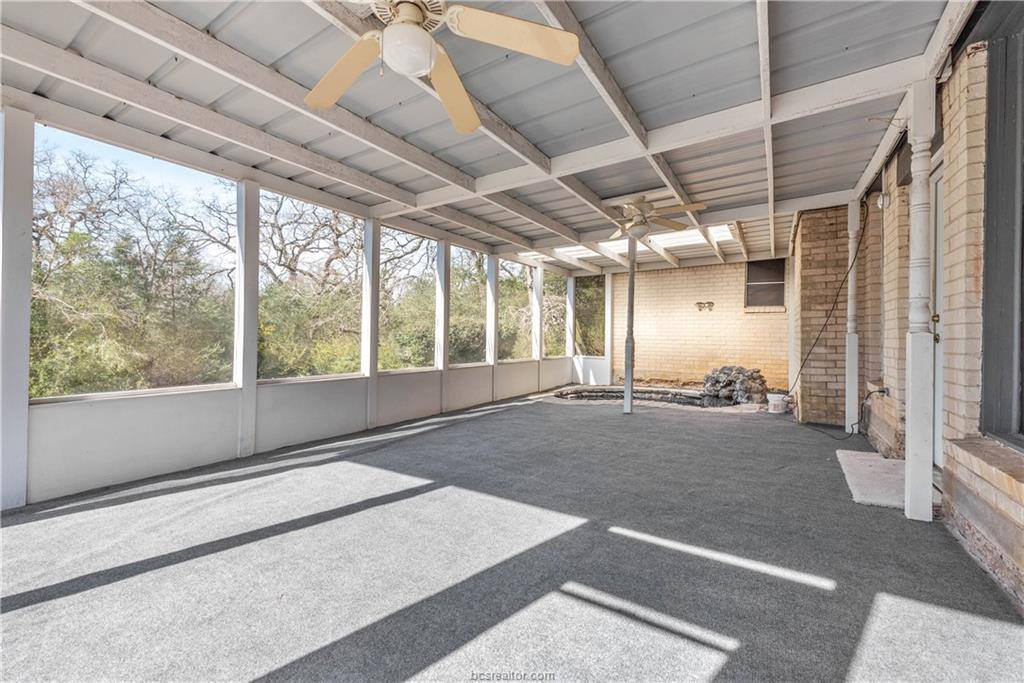 12994 Hunters Creek Road, College Station, TX 77845