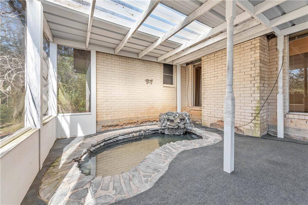 12994 Hunters Creek Road, College Station, TX 77845