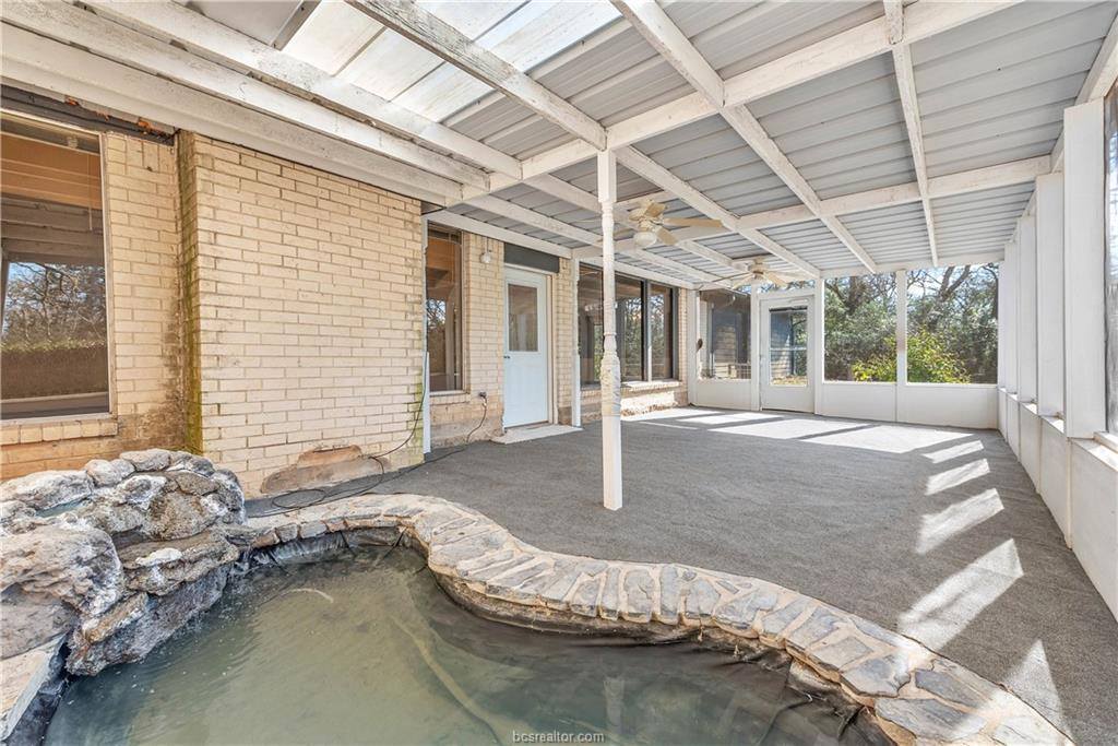 12994 Hunters Creek Road, College Station, TX 77845