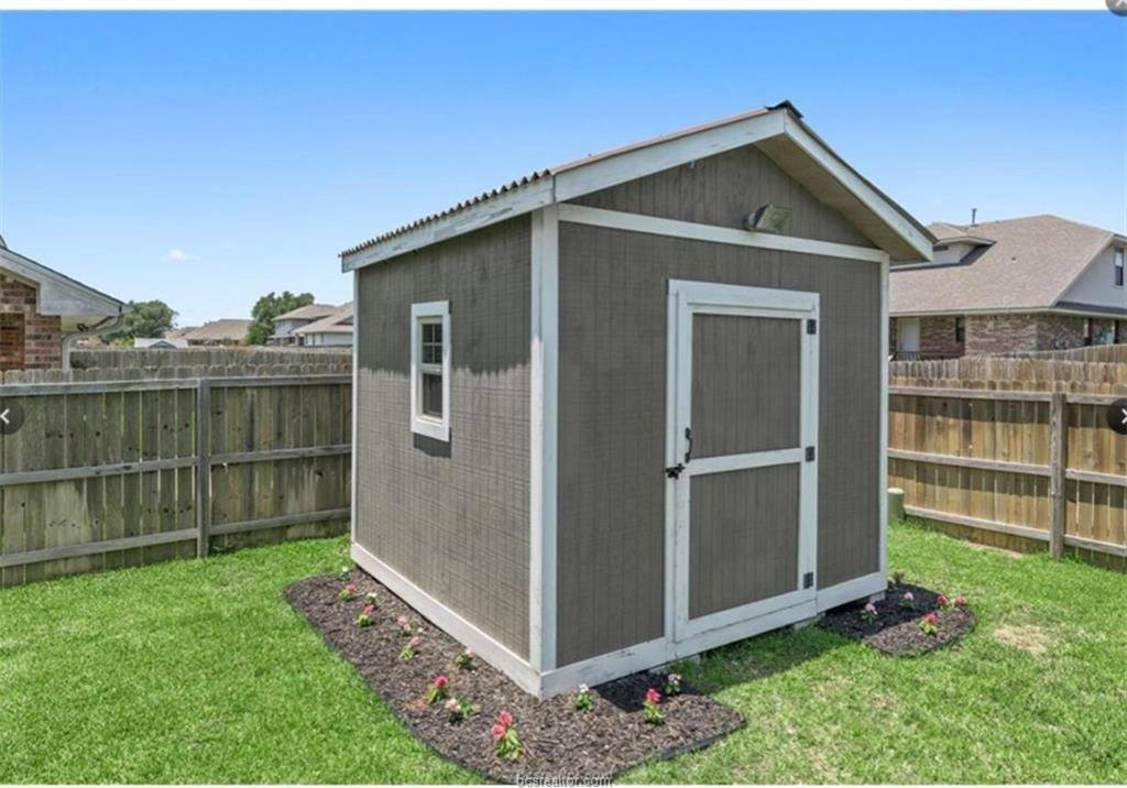 915 Emerald Dove Avenue, College Station, TX 77845