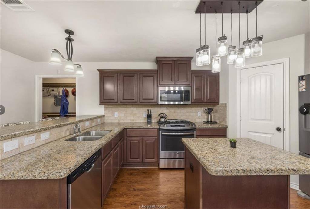 915 Emerald Dove Avenue, College Station, TX 77845