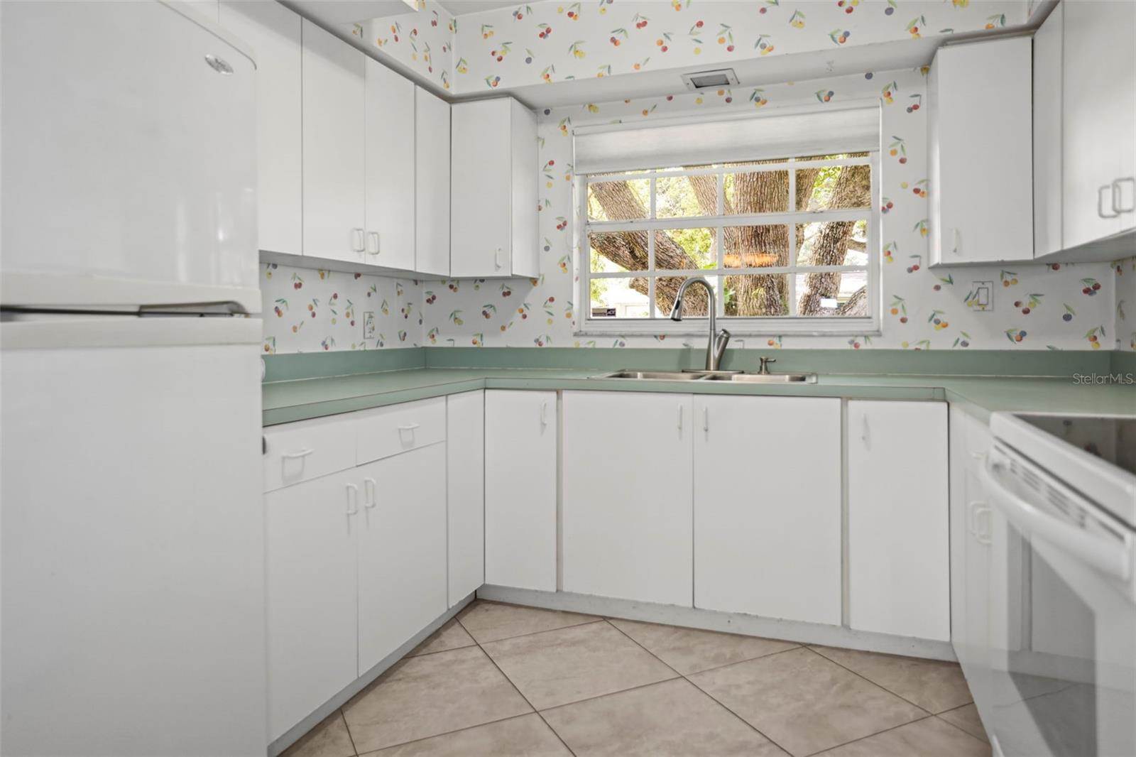 1439 Viewtop Drive, Clearwater, FL 33764