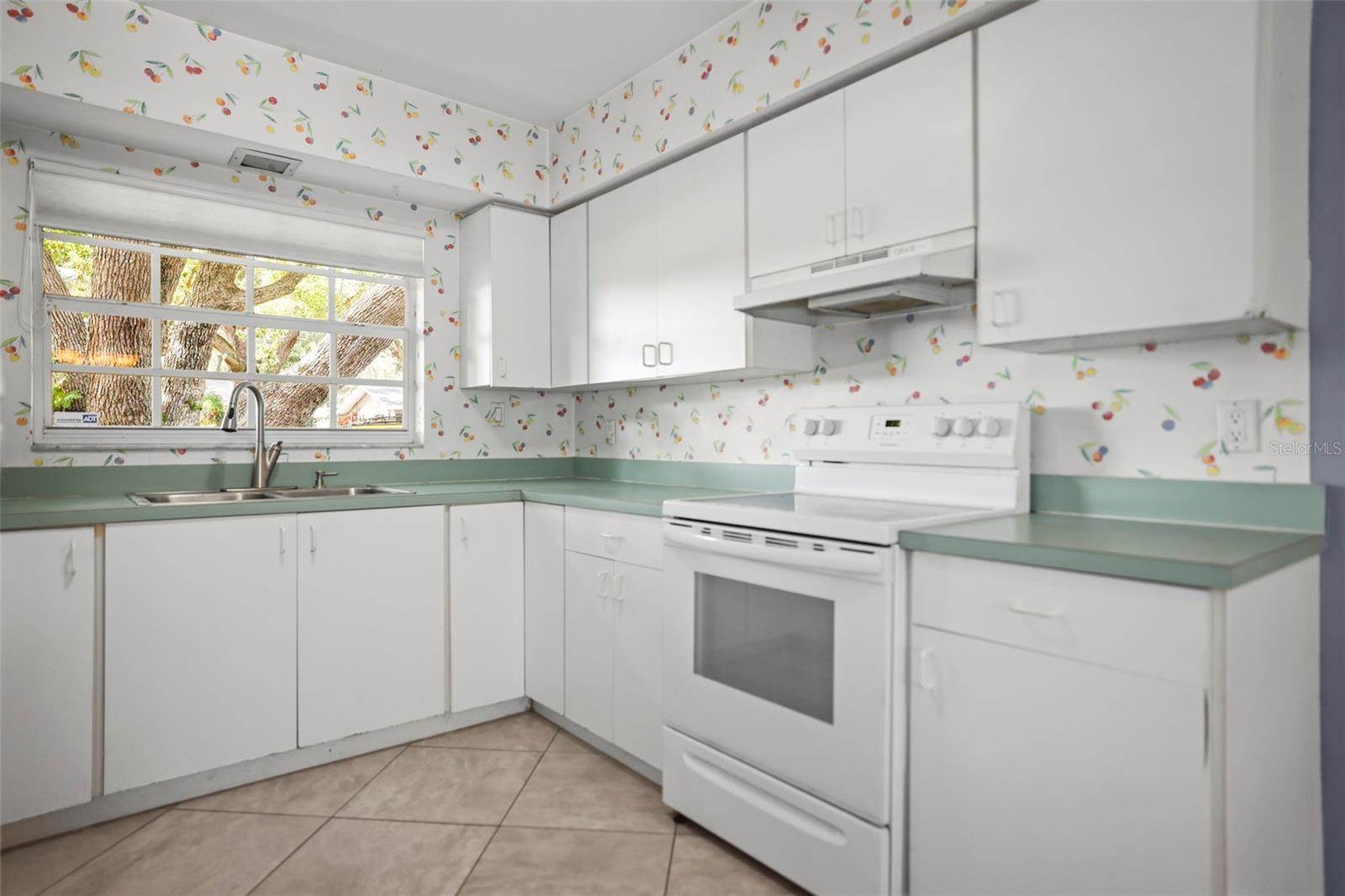 1439 Viewtop Drive, Clearwater, FL 33764