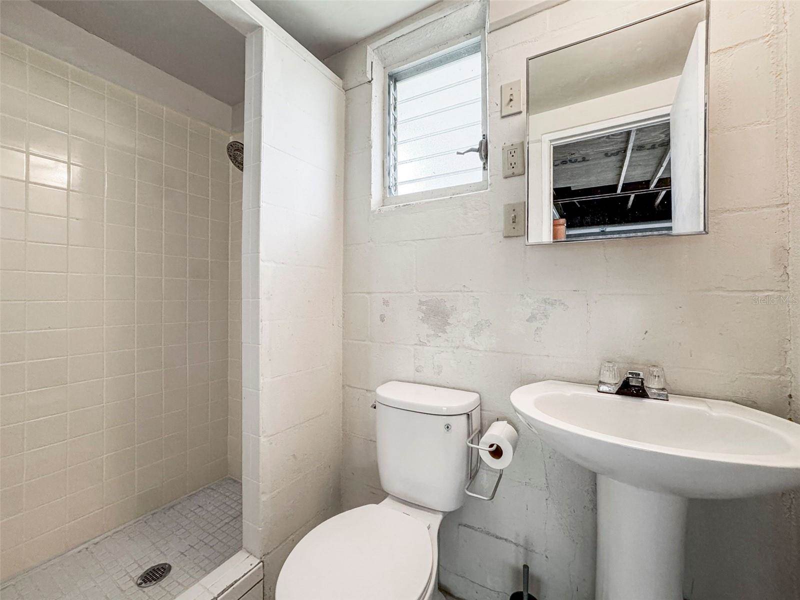 1439 Viewtop Drive, Clearwater, FL 33764