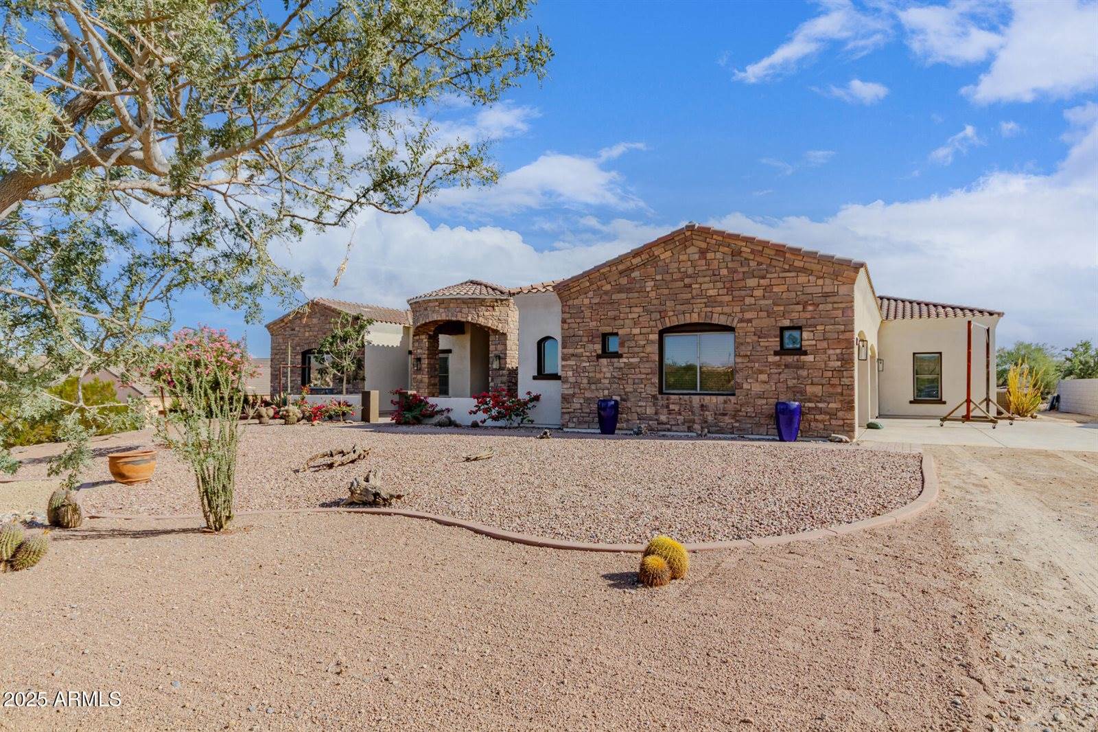 28217 North Finch Trail, San Tan Valley, AZ 85144