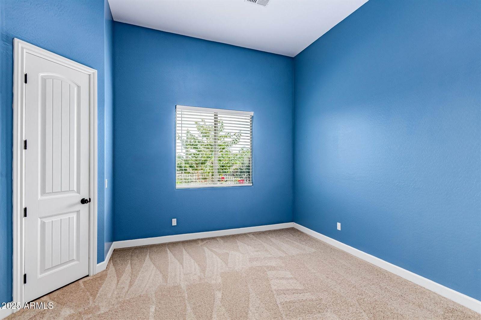 28217 North Finch Trail, San Tan Valley, AZ 85144