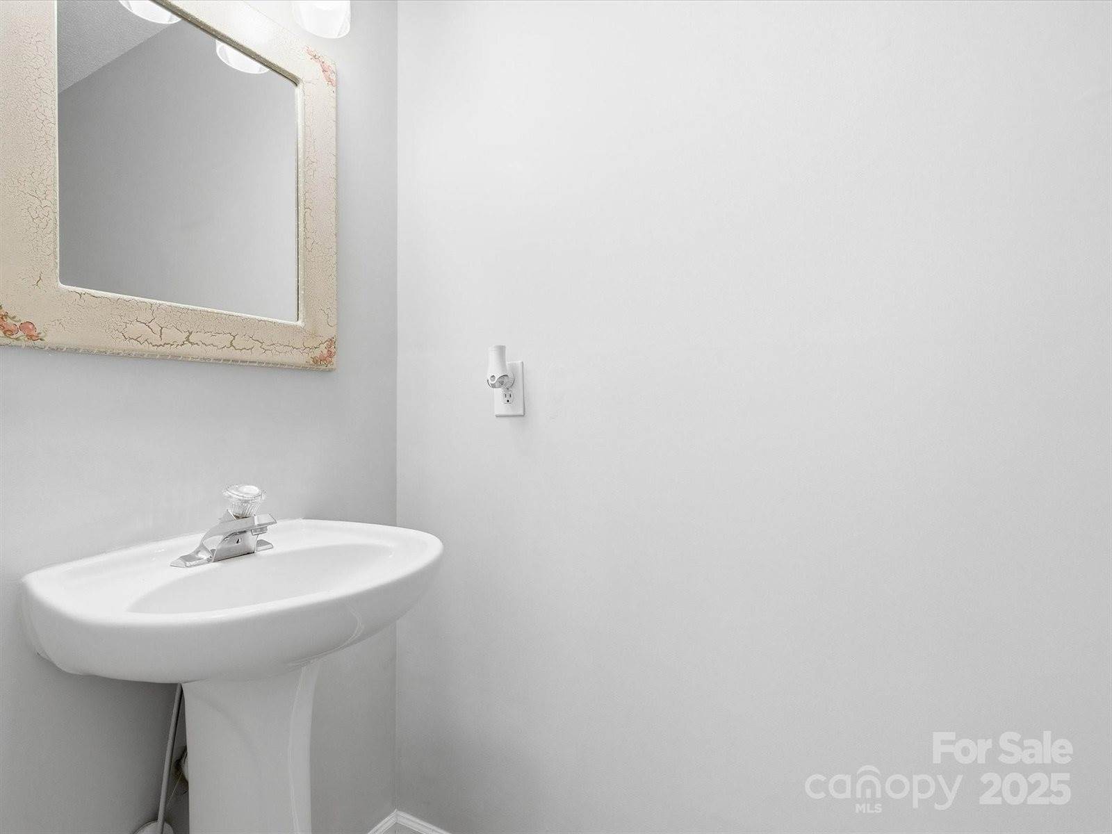 629 Gelderland Drive, Matthews, NC 28104