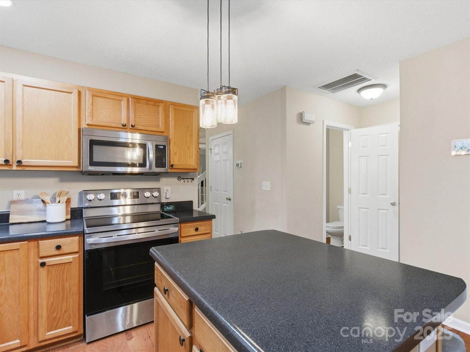 629 Gelderland Drive, Matthews, NC 28104