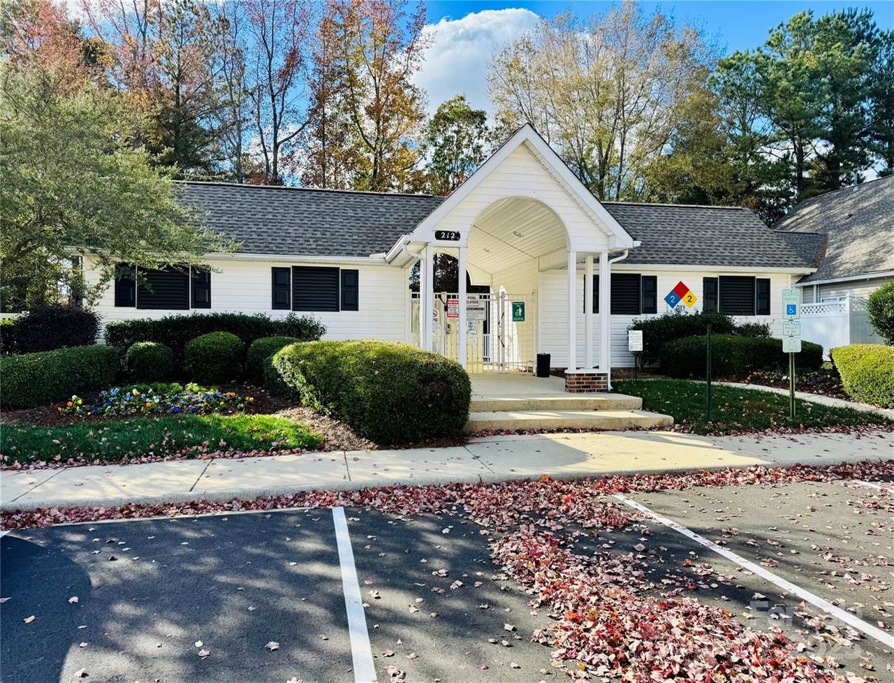 629 Gelderland Drive, Matthews, NC 28104