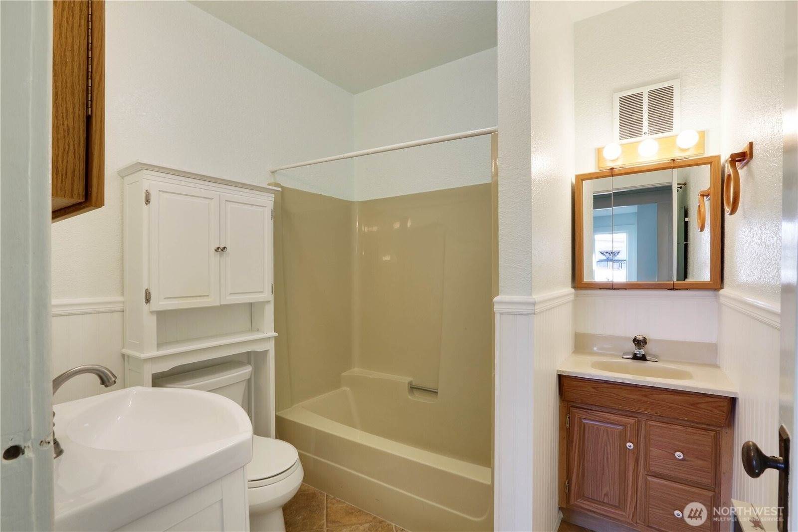 402 East Washington Street, Mount Vernon, WA 98274