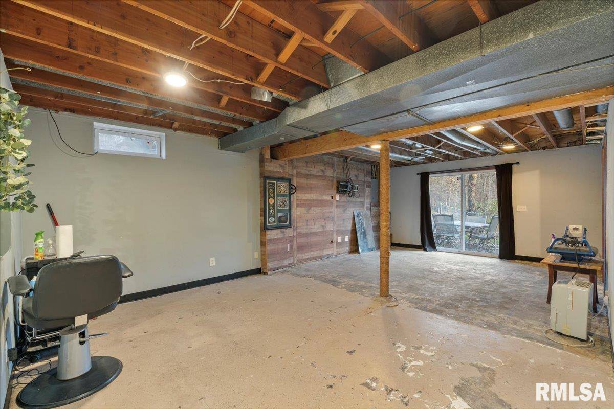 337 5TH Street Court, Silvis, IL 61282