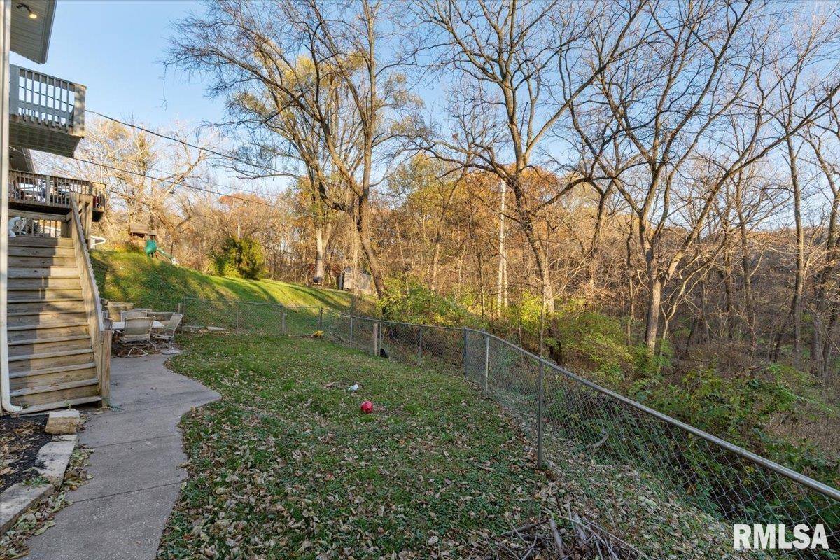 337 5TH Street Court, Silvis, IL 61282