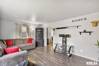 337 5TH Street Court, Silvis, IL 61282