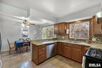 337 5TH Street Court, Silvis, IL 61282