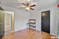 337 5TH Street Court, Silvis, IL 61282