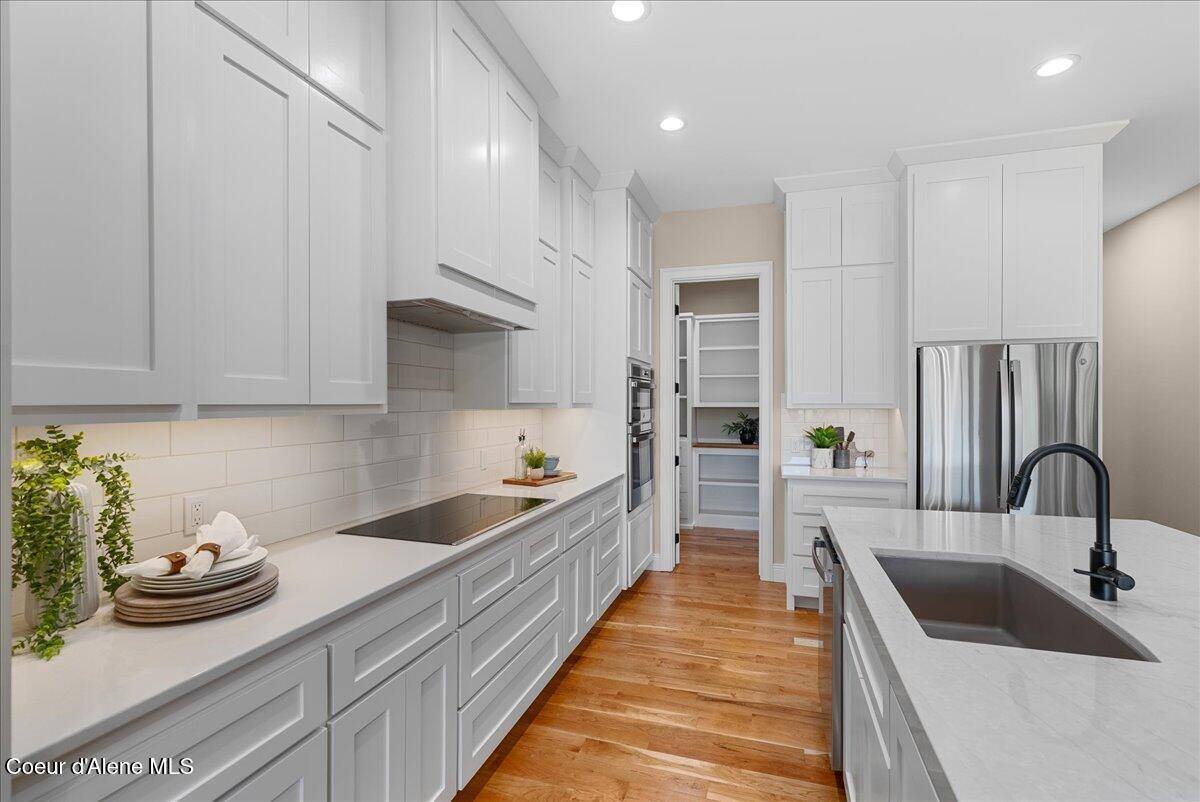 184 Willow Bay Rd, Priest River, ID 83856