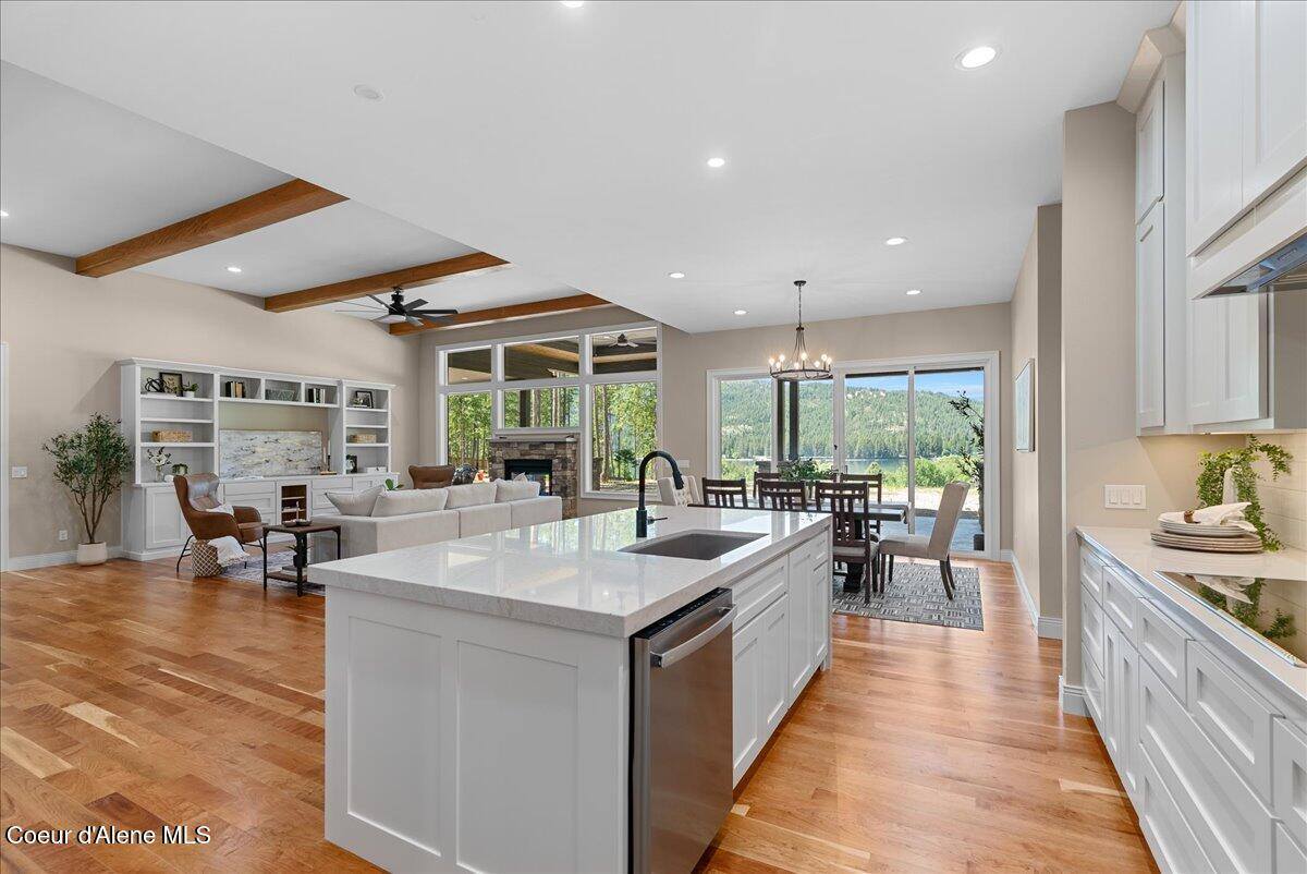 184 Willow Bay Rd, Priest River, ID 83856