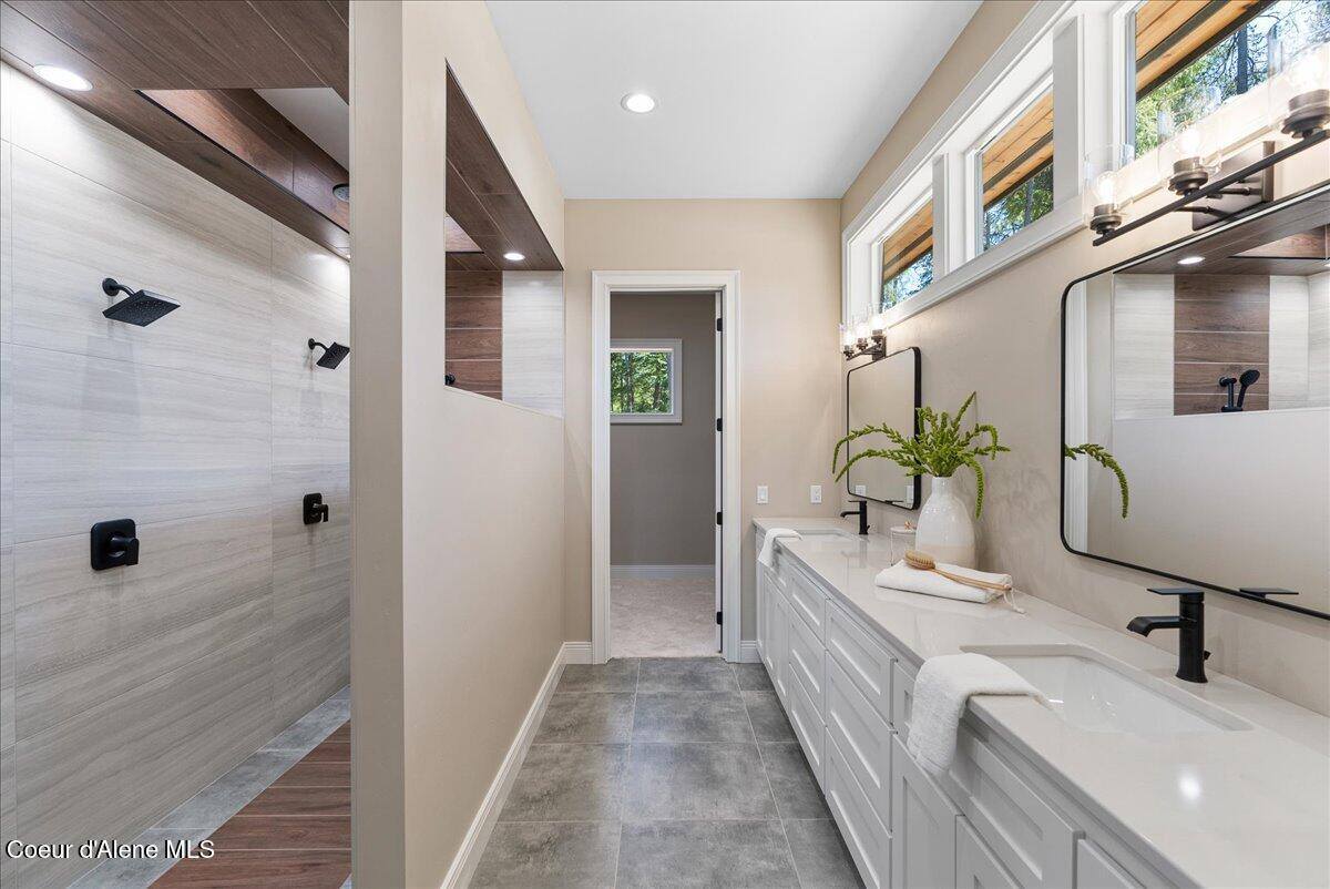 184 Willow Bay Rd, Priest River, ID 83856